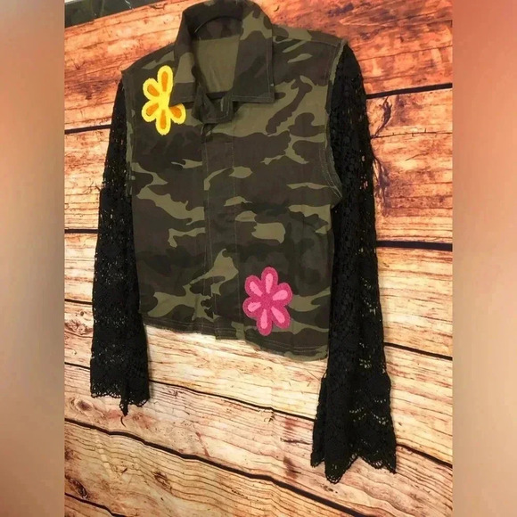 Lace Sleeve Camo Jacket - Picture 7 of 16